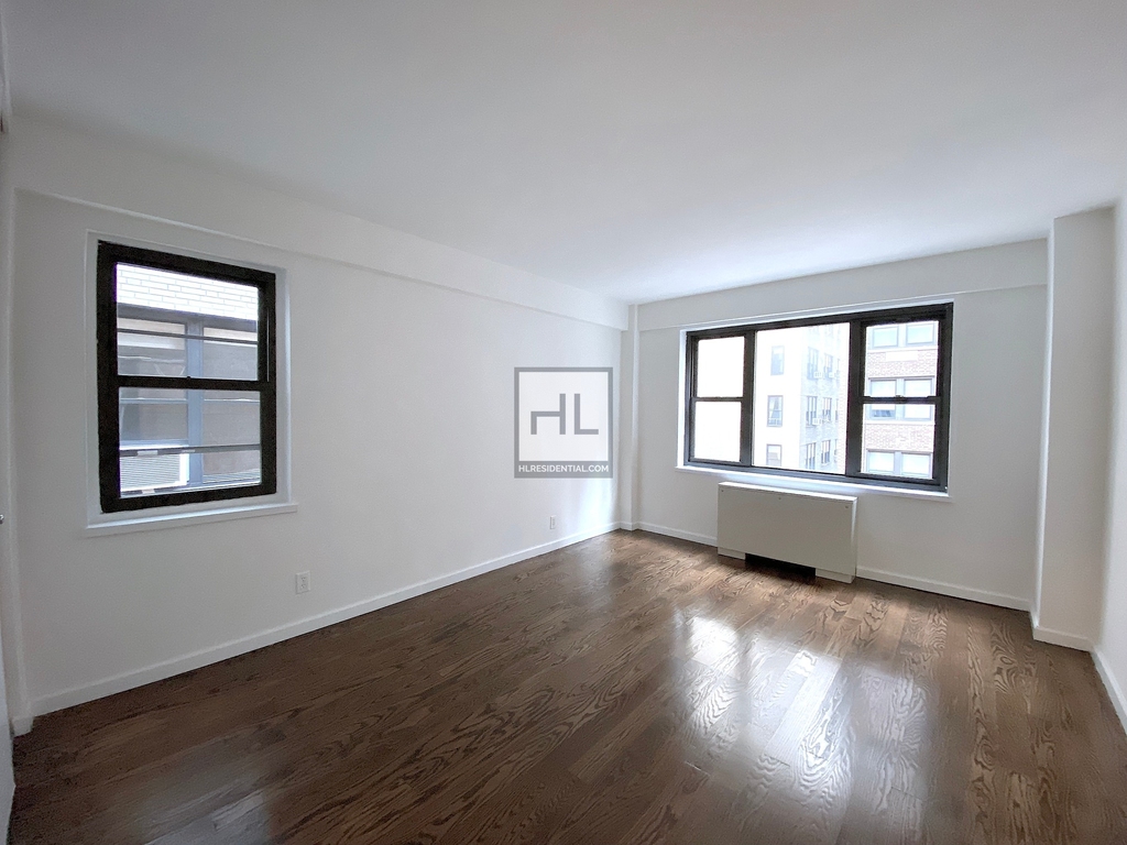 East 56th Street - Photo 3