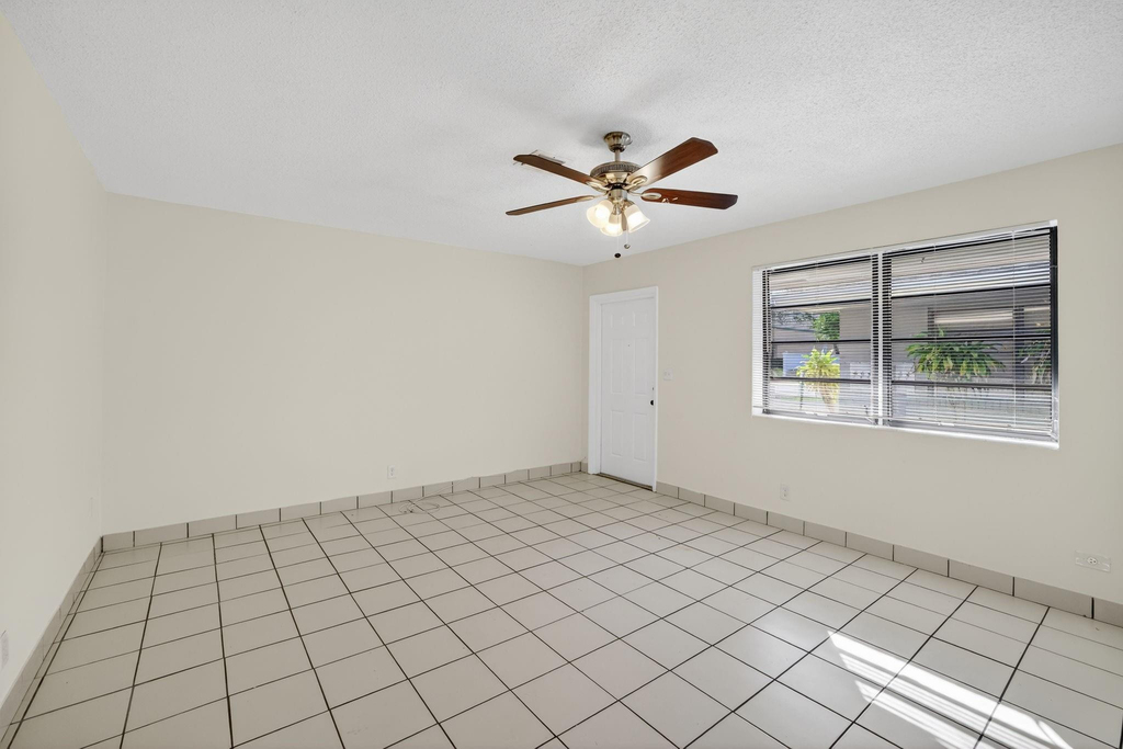 2500 Sw 18th Terrace - Photo 5