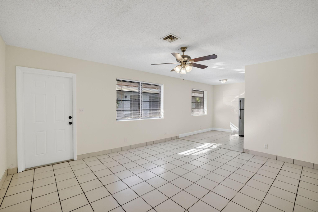 2500 Sw 18th Terrace - Photo 4