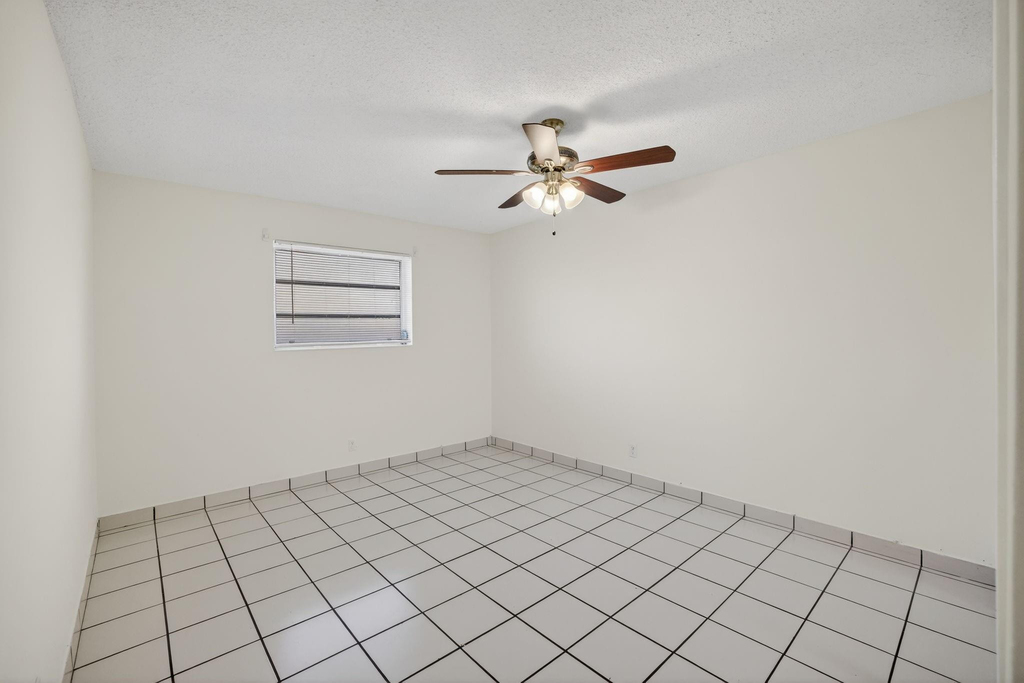 2500 Sw 18th Terrace - Photo 15