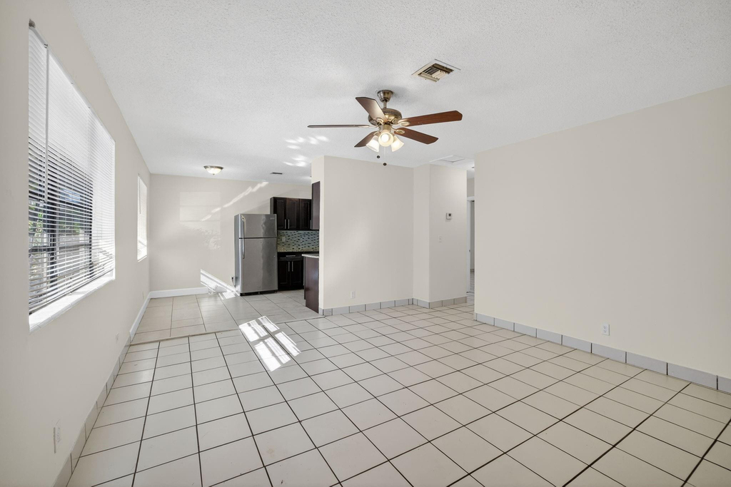 2500 Sw 18th Terrace - Photo 3