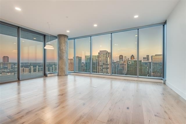 3130 N Harwood Street - Photo 4