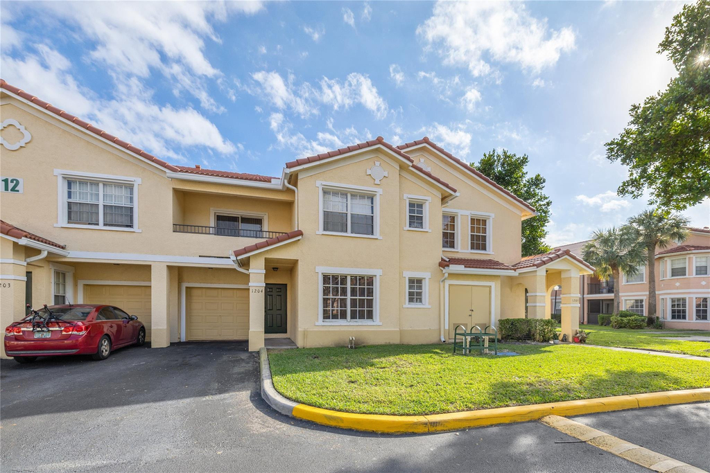 1204 Belmont Lane - Photo 0