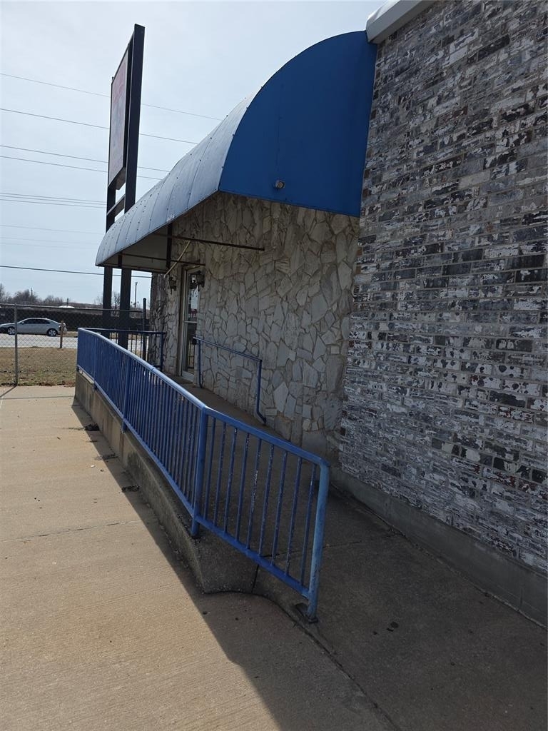 2927 Se 44th Street - Photo 1