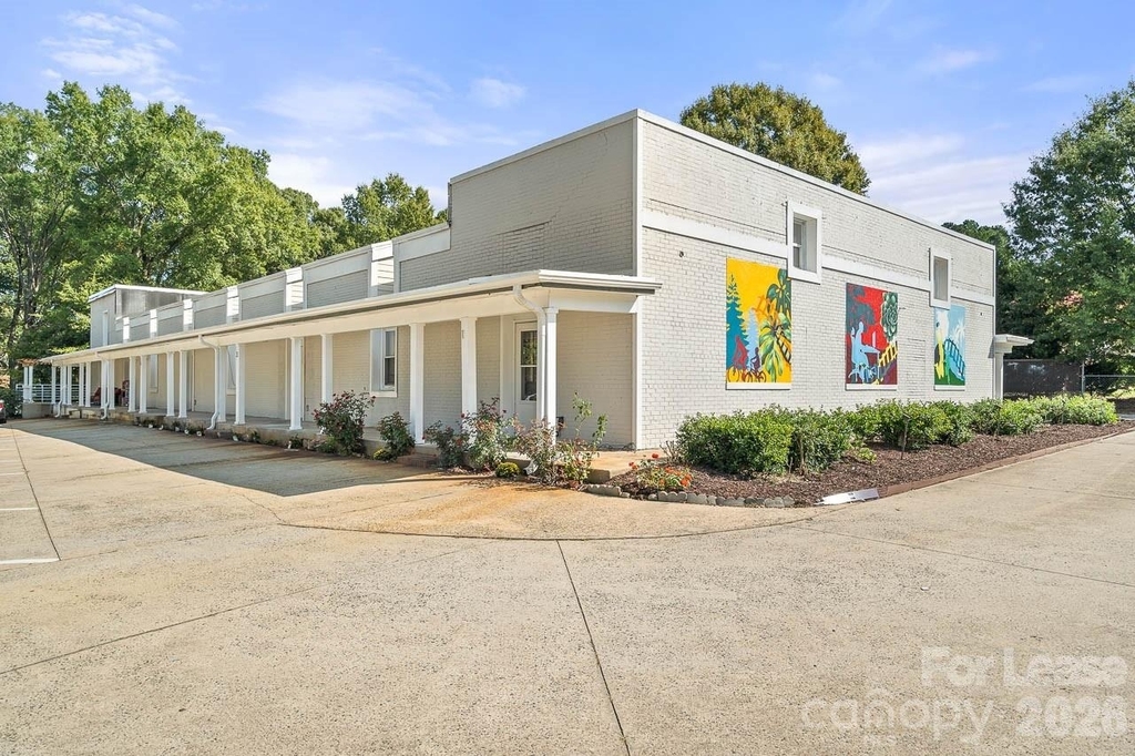 604 E Iredell Avenue - Photo 0