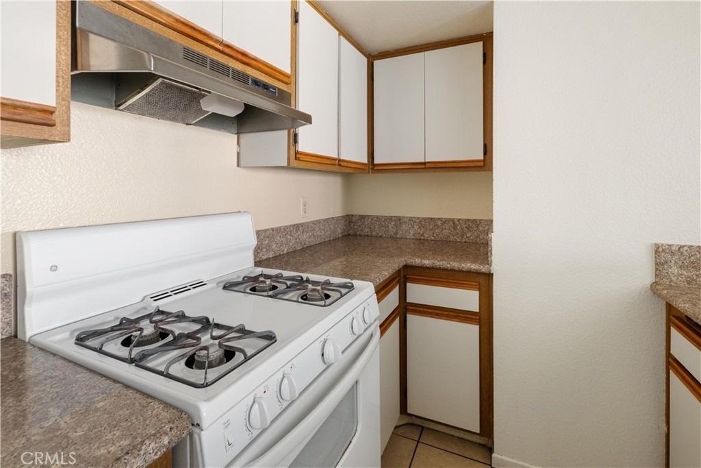 1246 W 30th Street - Photo 11