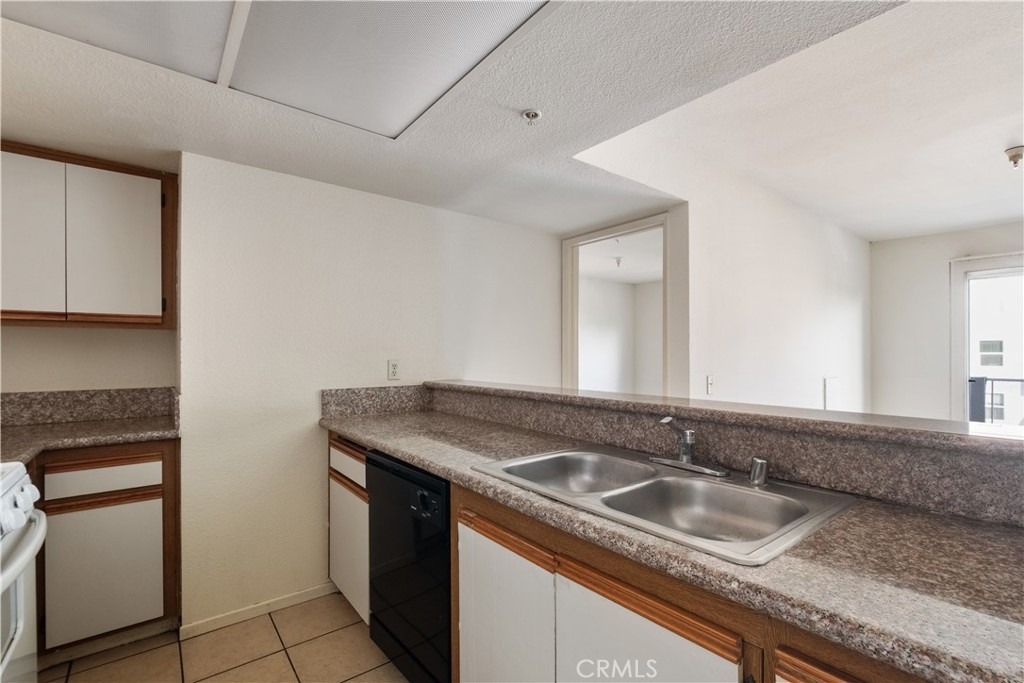 1246 W 30th Street - Photo 12