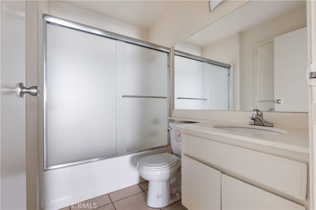 1246 W 30th Street - Photo 1