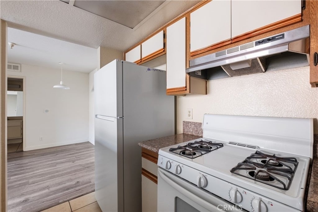 1246 W 30th Street - Photo 13