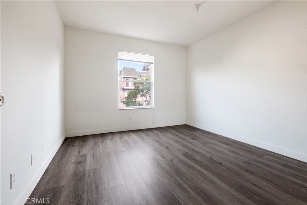 1246 W 30th Street - Photo 7