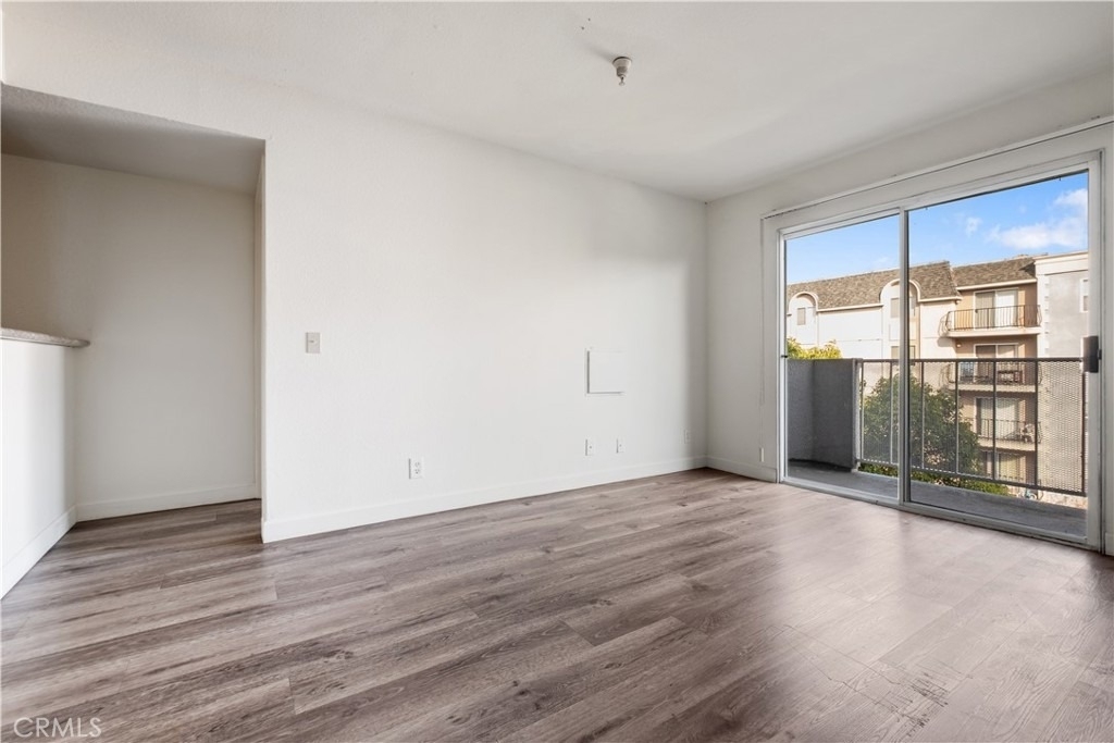 1246 W 30th Street - Photo 9