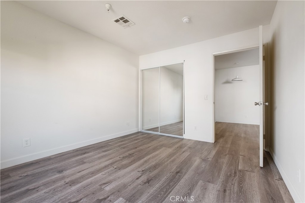 1246 W 30th Street - Photo 3