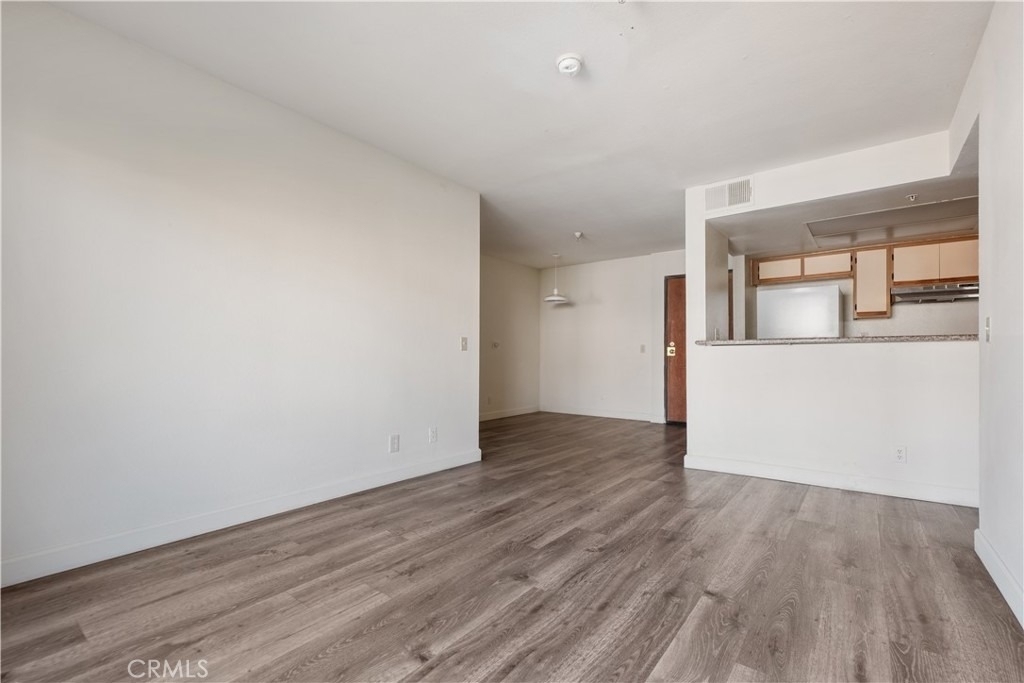 1246 W 30th Street - Photo 4