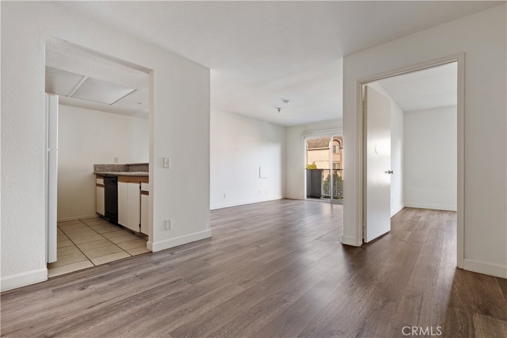 1246 W 30th Street - Photo 2