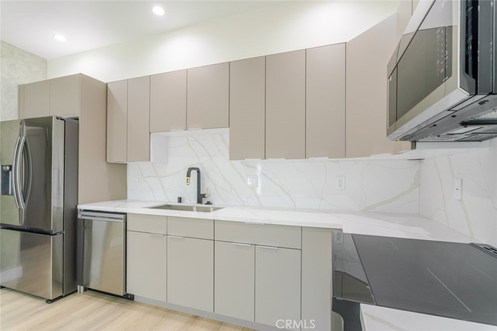 11120 Emelita Street - Photo 6