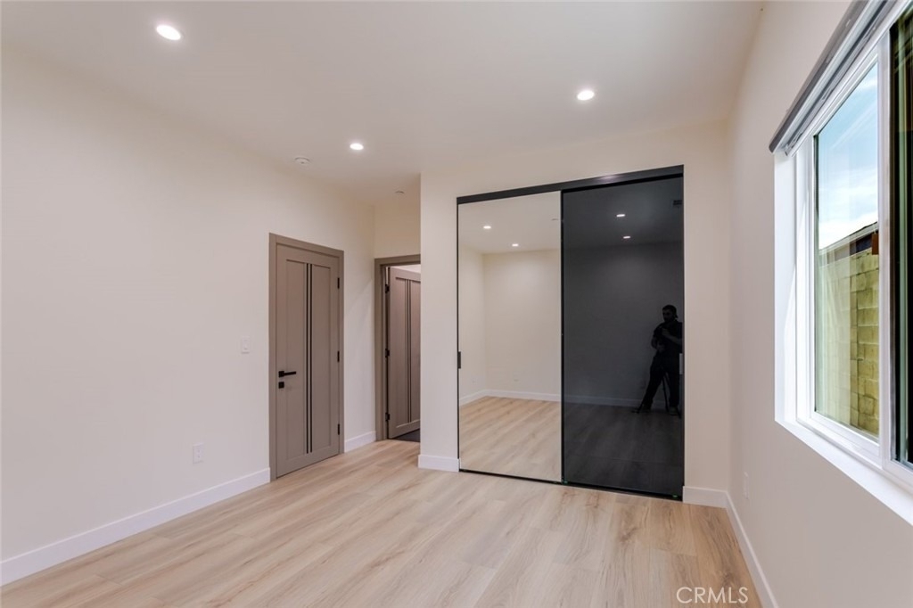 11120 Emelita Street - Photo 9