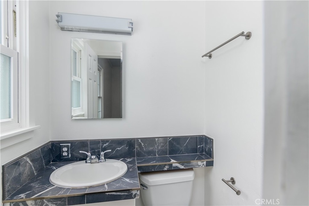 8129 Darby Avenue - Photo 14