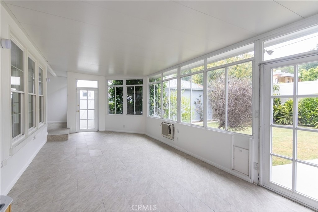 8129 Darby Avenue - Photo 21