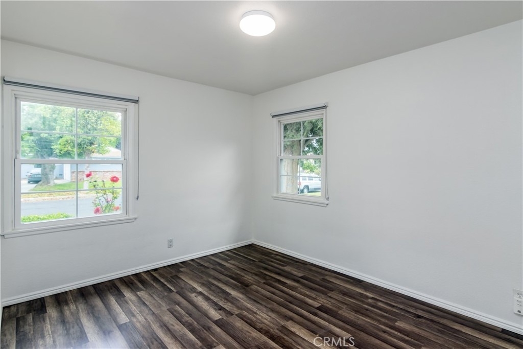 8129 Darby Avenue - Photo 17