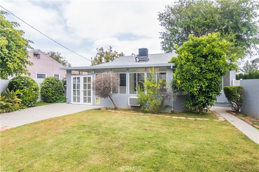 8129 Darby Avenue - Photo 23