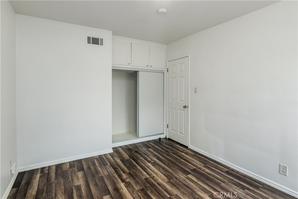 8129 Darby Avenue - Photo 18