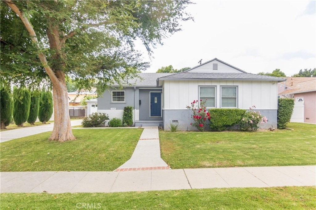 8129 Darby Avenue - Photo 1