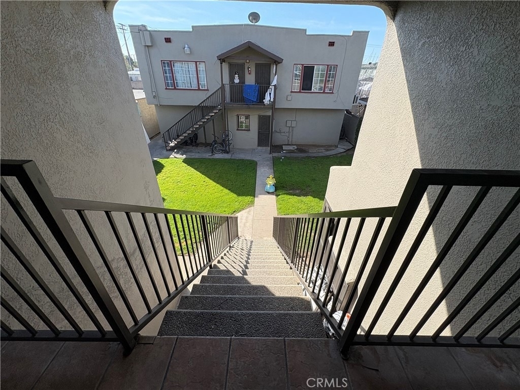 1156 E 17th - Photo 17