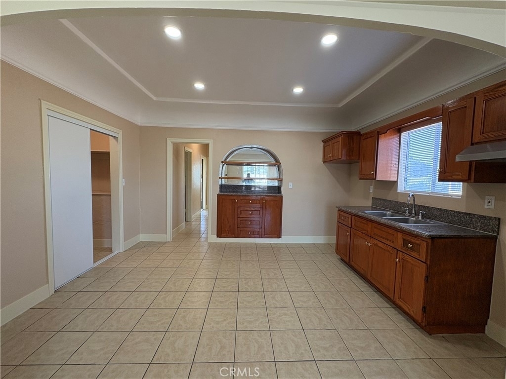 1156 E 17th - Photo 7