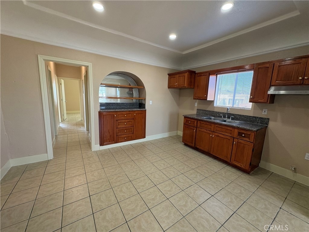 1156 E 17th - Photo 8