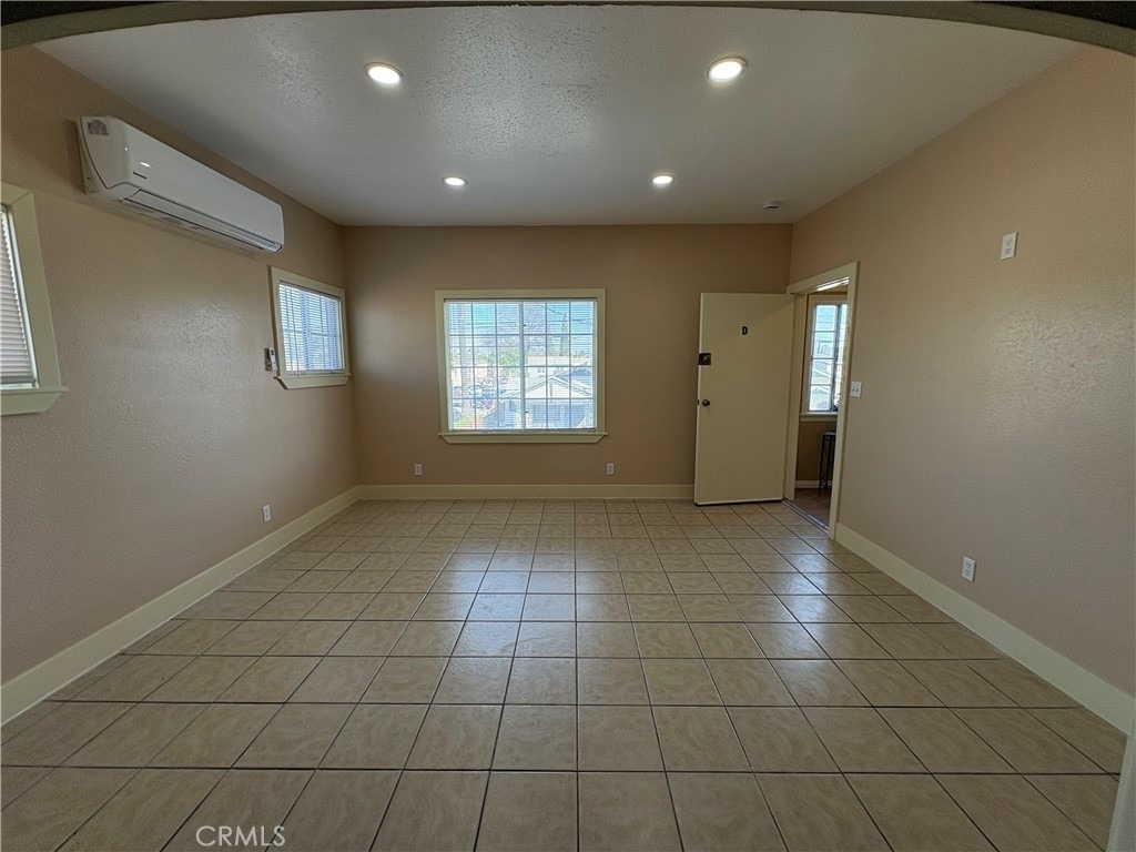 1156 E 17th - Photo 5