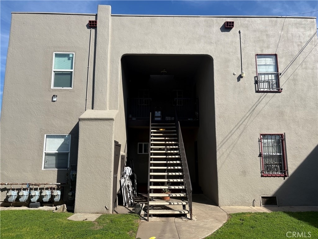 1156 E 17th - Photo 4