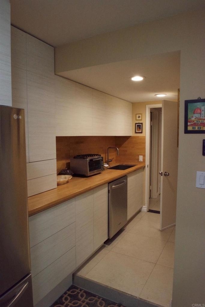 411 Windjammer Cir - Photo 11