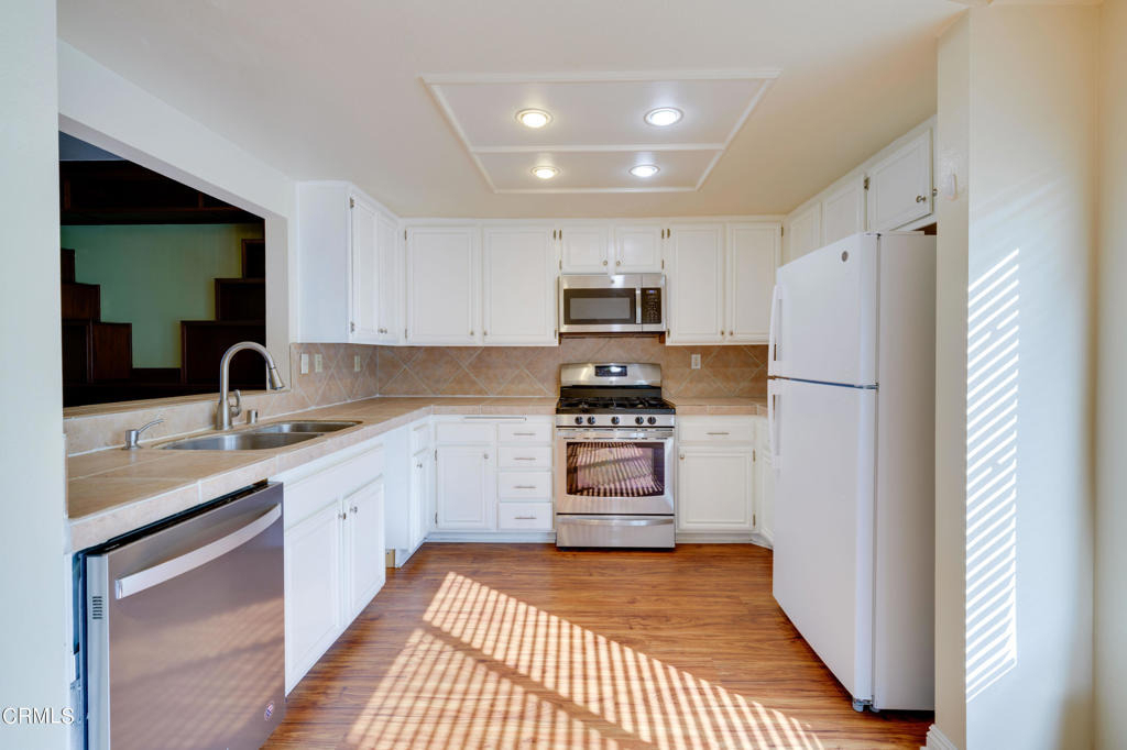 747 E California Boulevard - Photo 7