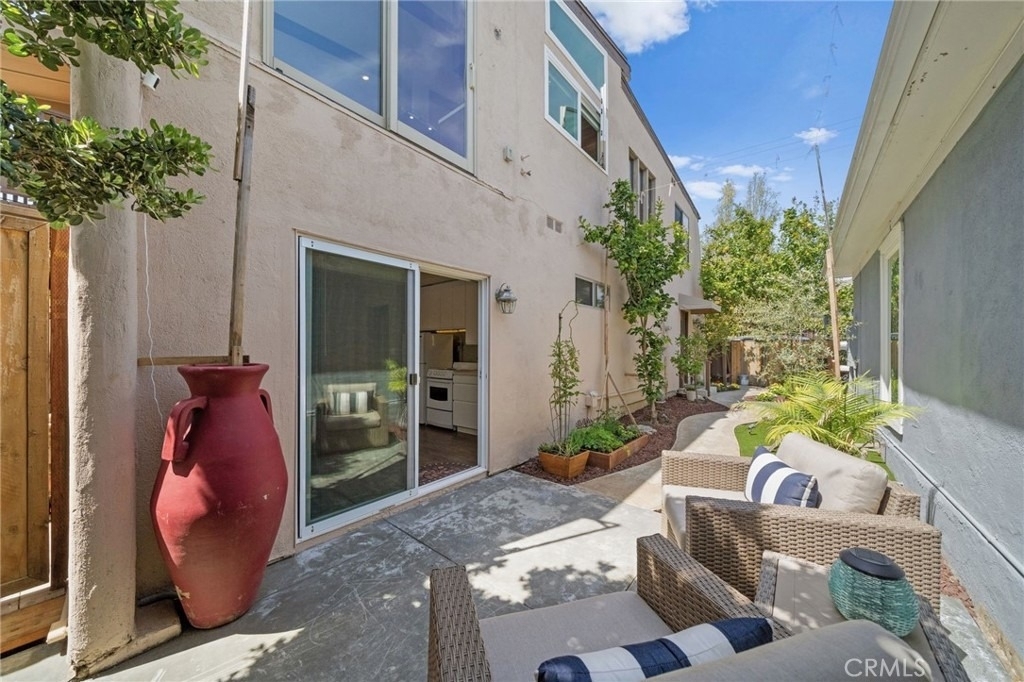 215 Monterey - Photo 1