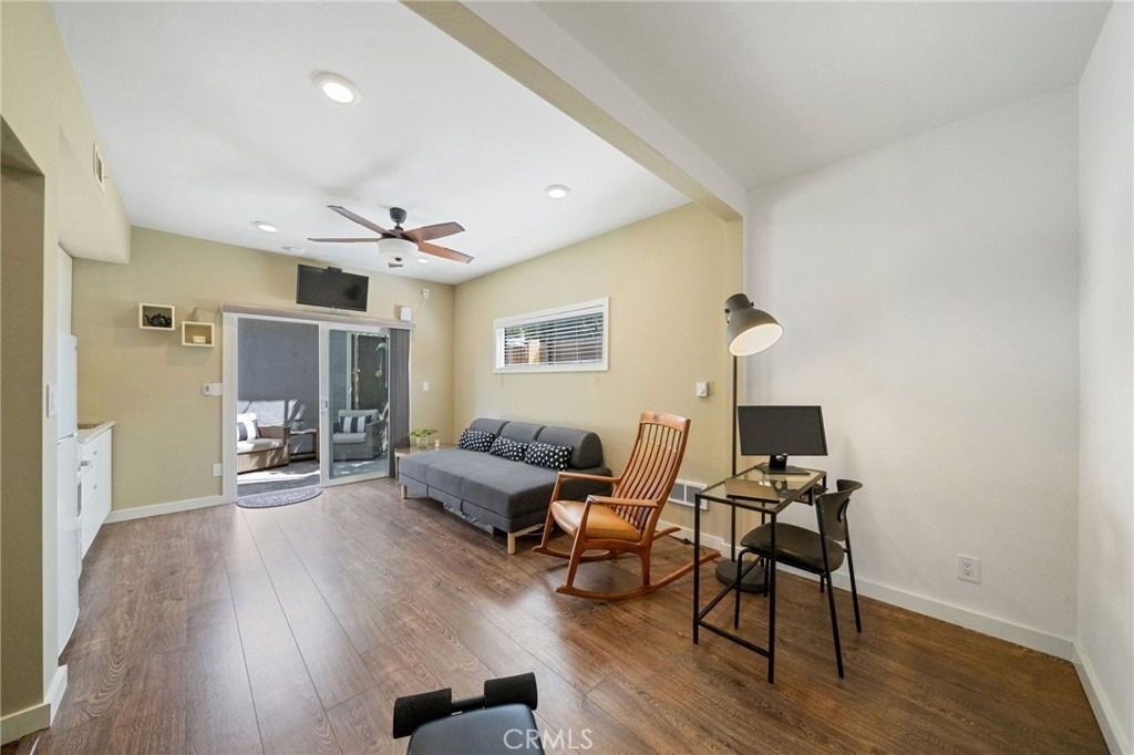 215 Monterey - Photo 4