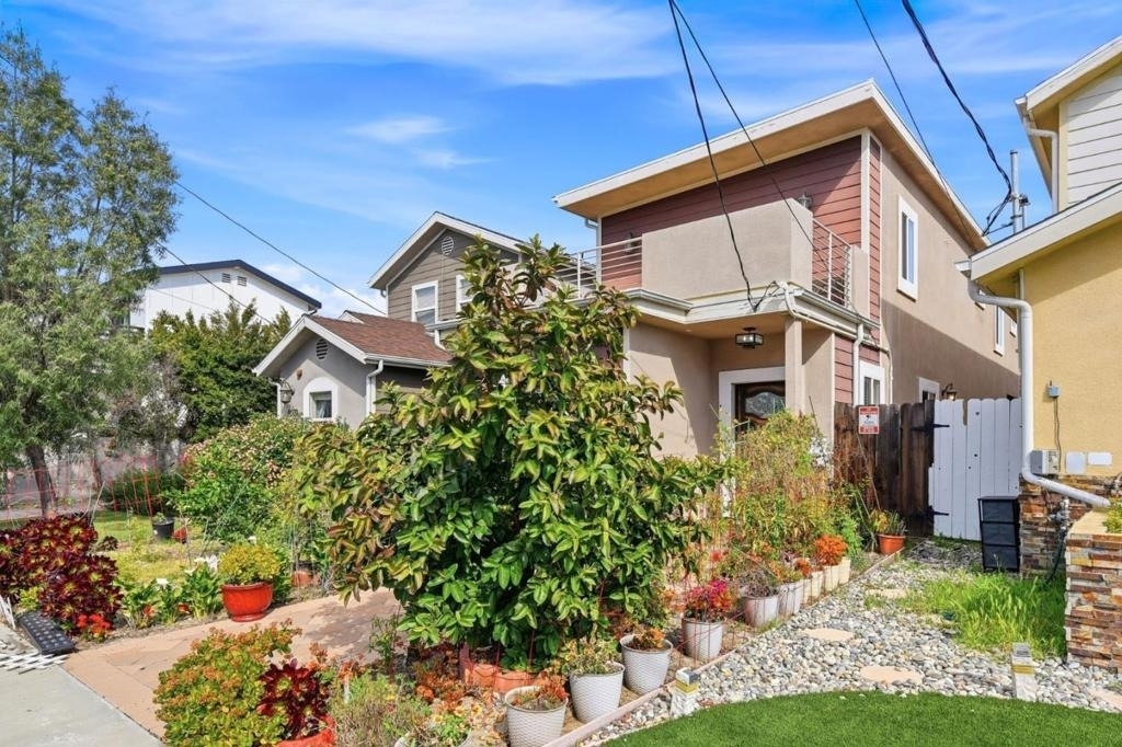 6016 Fair Avenue - Photo 1