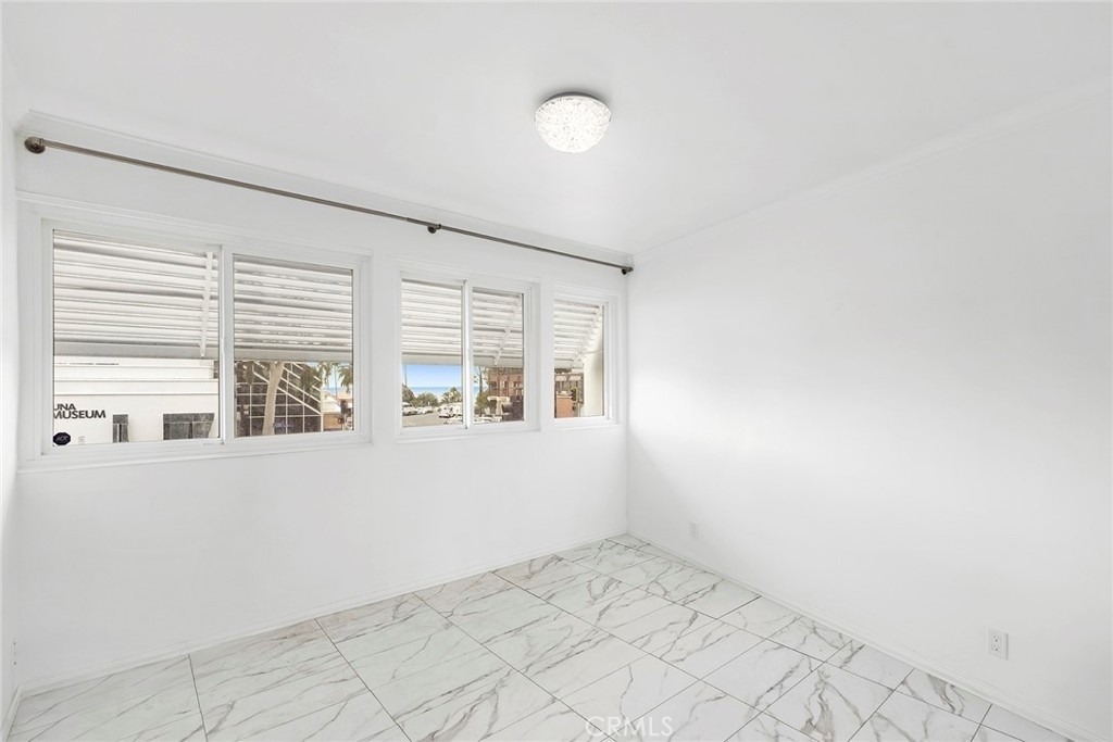 245 Aster Street - Photo 3