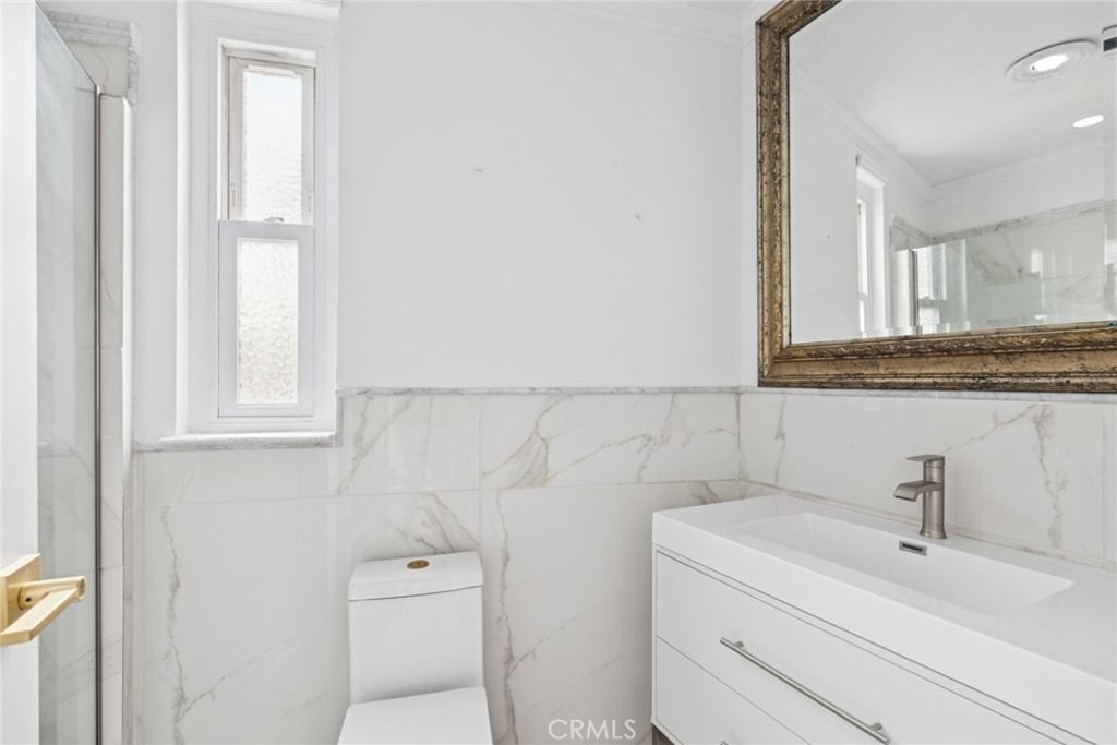 245 Aster Street - Photo 4