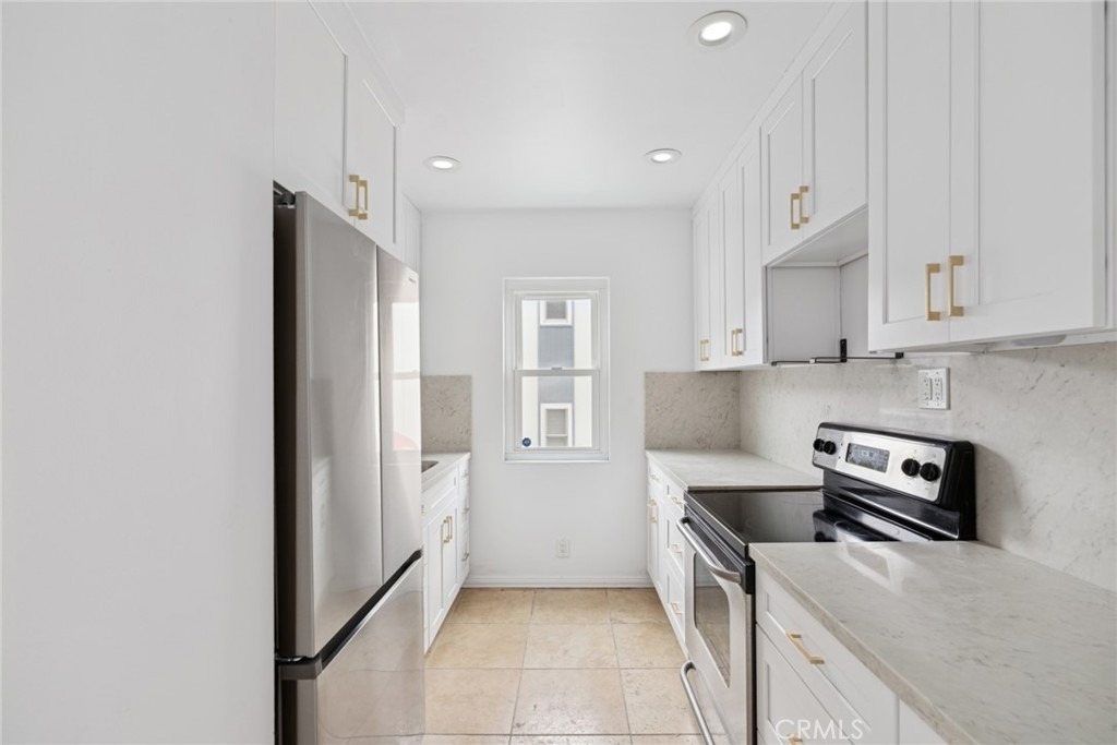 245 Aster Street - Photo 2