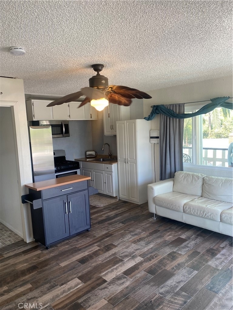 808 Orchard Drive - Photo 0