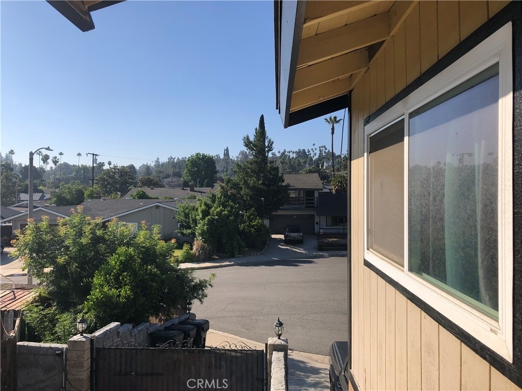 808 Orchard Drive - Photo 4