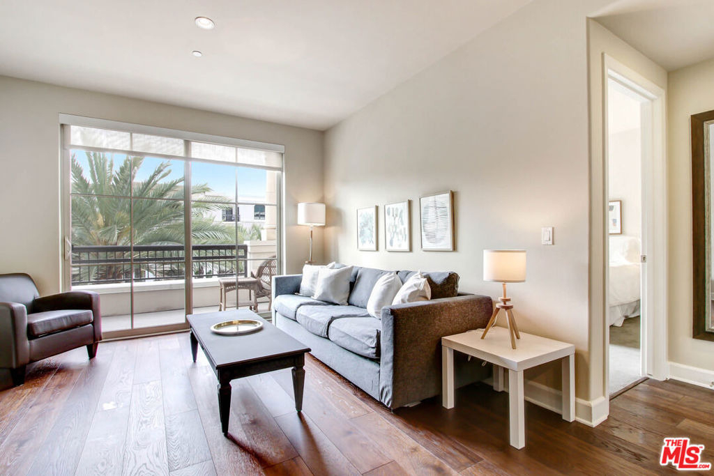 589 Americana Way - Photo 2
