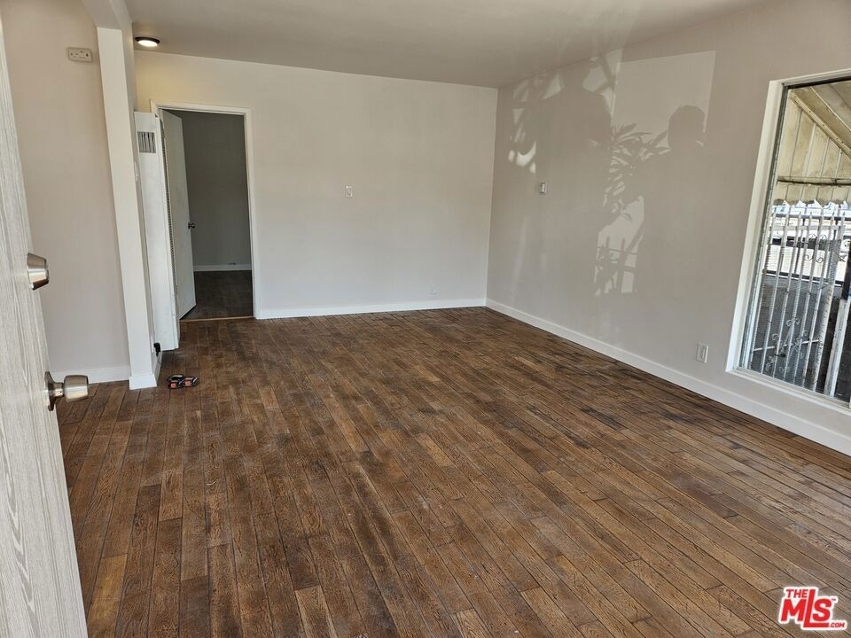 263 E 84th Place - Photo 2