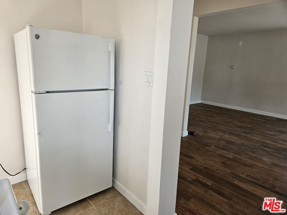 263 E 84th Place - Photo 6