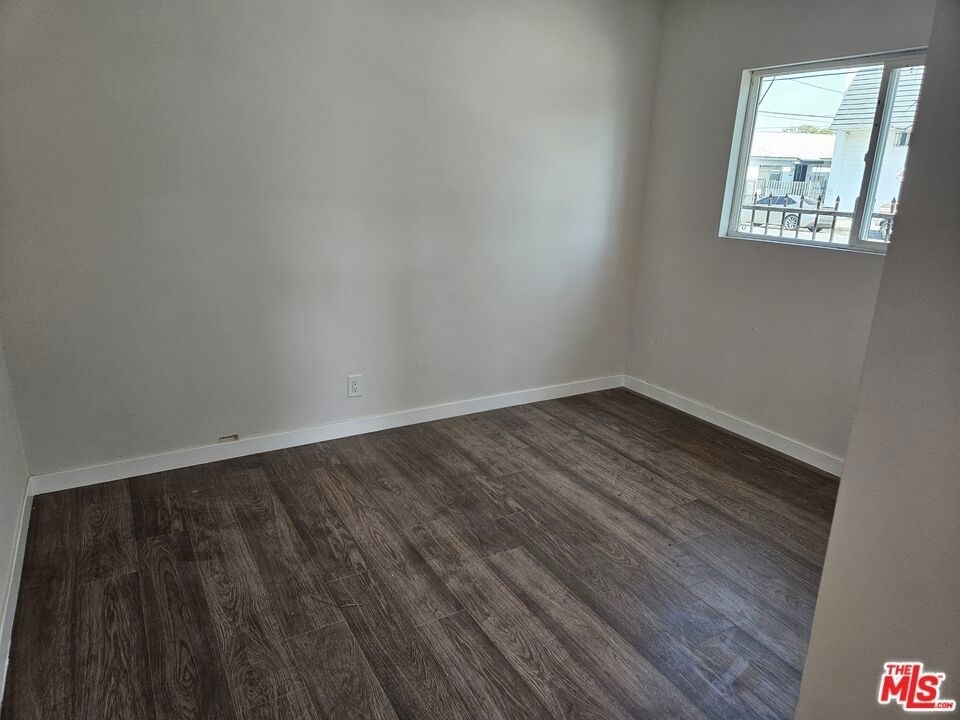 263 E 84th Place - Photo 7