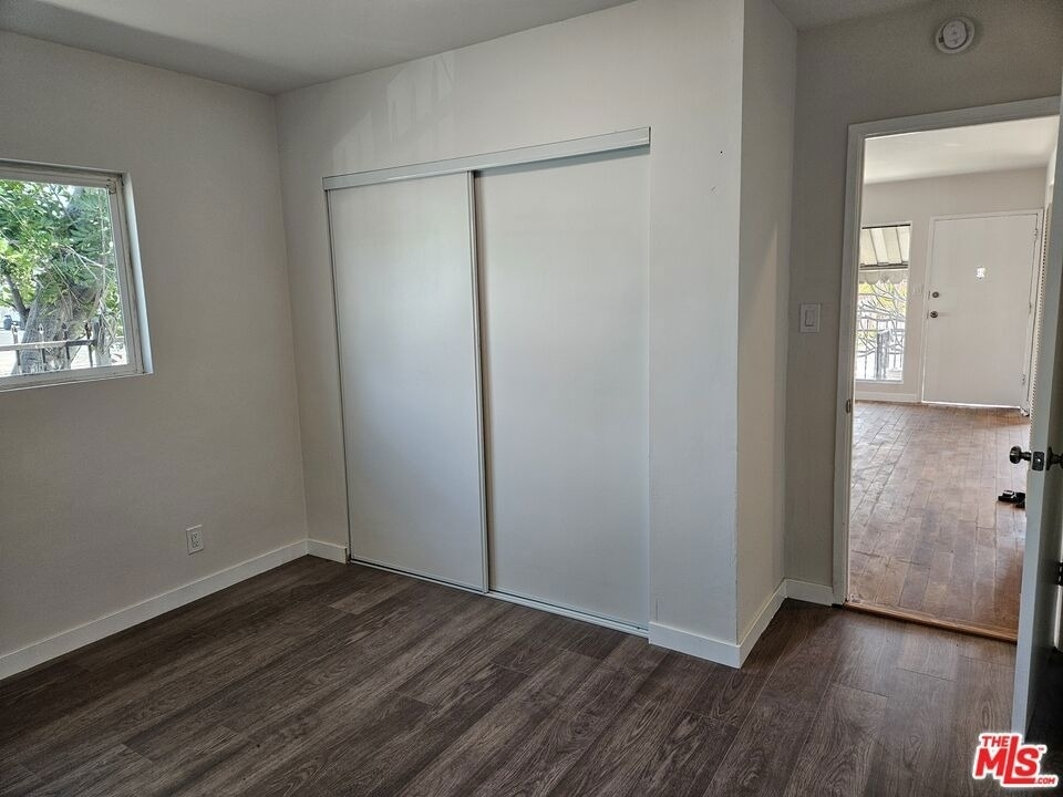 263 E 84th Place - Photo 8