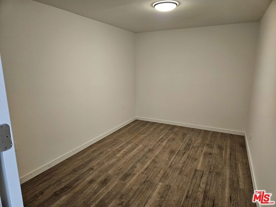 263 E 84th Place - Photo 13