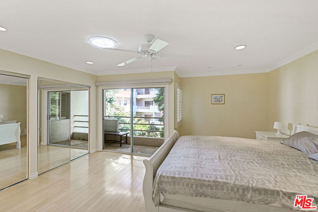 1131 Alta Loma Road - Photo 14