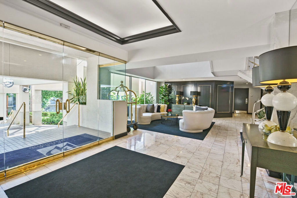 1131 Alta Loma Road - Photo 27