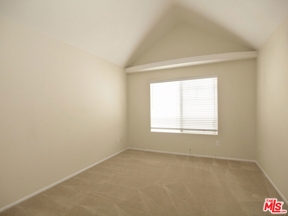 10627 Moorpark Street - Photo 8